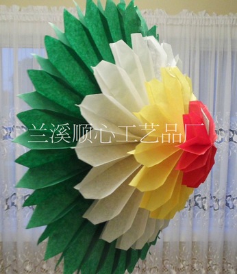 情人節(jié)與圣誕節(jié)燈籠供應 蜂窩紙燈籠與圣誕鐘燈廠家直銷，世界工廠網(wǎng)工藝禮品優(yōu)選